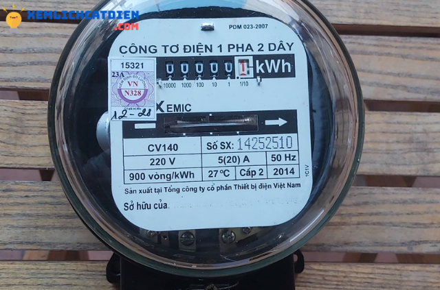 dong-ho-dien-van-quay-khi-khong-su-dung